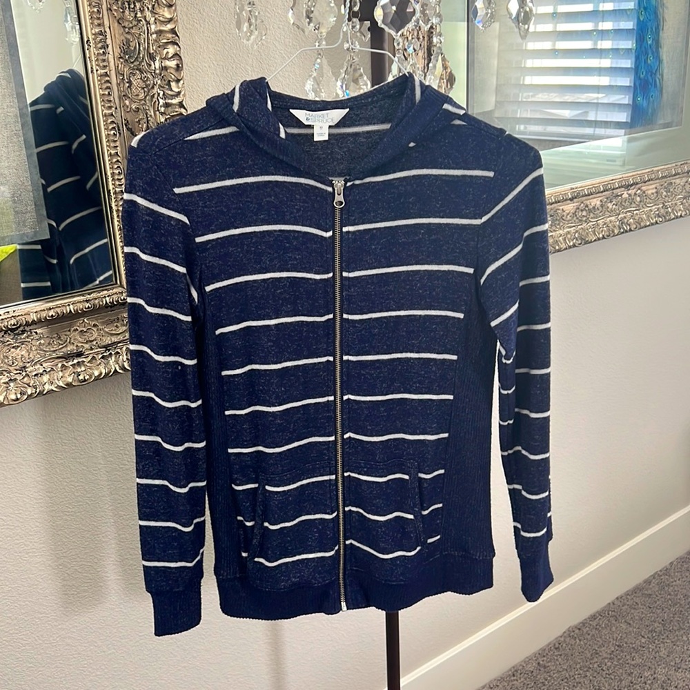 Market & Spruce Hoodie. Size XS.